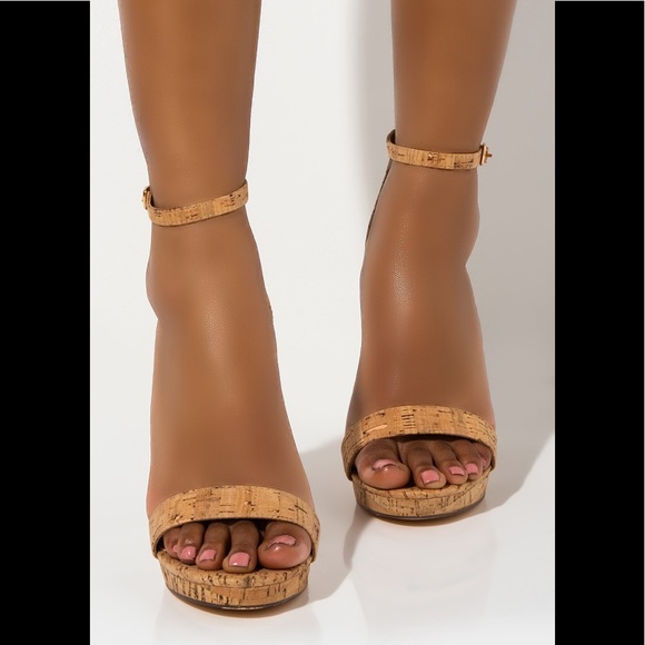 AKIRA BE THIS WAY CHUNKY SANDAL HEEL - Picture 1 of 7